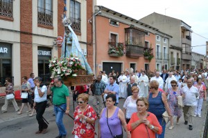 La parroquia de San Andrés también honró a la Virgen. Ciudadrodrigo.net