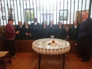 Con las Agustinas de San Felices tras celebrar la Eucaristía en Sobradillo.