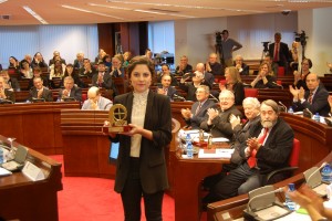 Laura Contreras, recogiendo su premio hoy en Madrid.