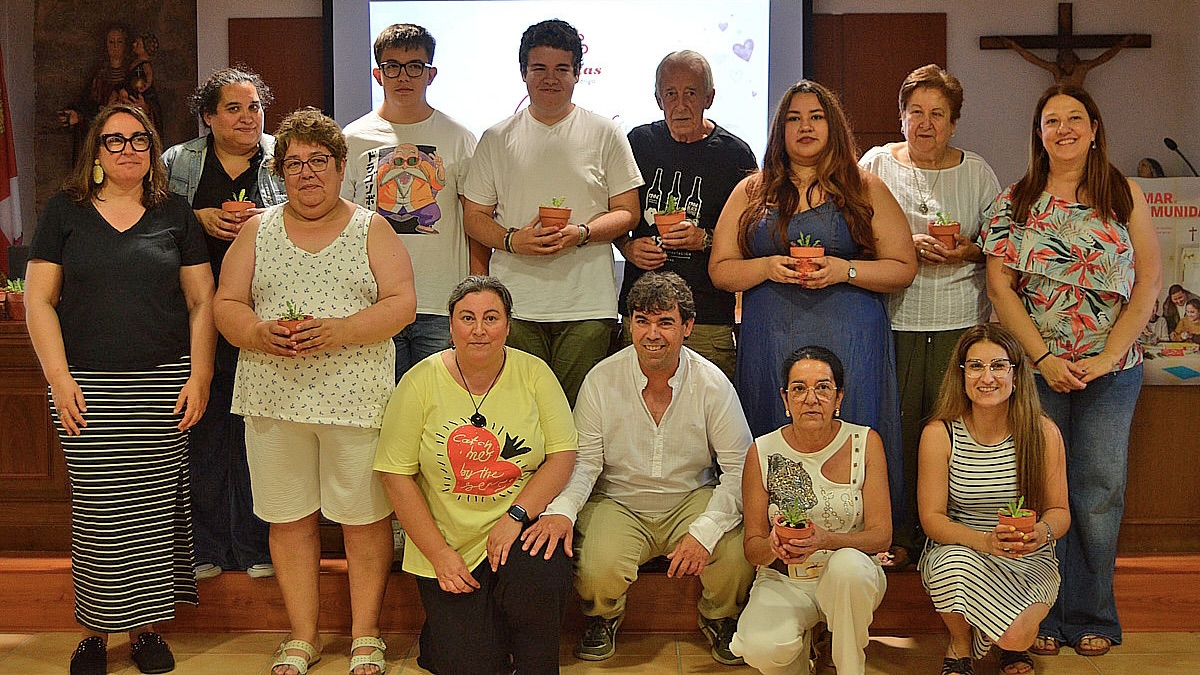 Homenaje-de-caritas-a-los-voluntarios-y-colaboradores