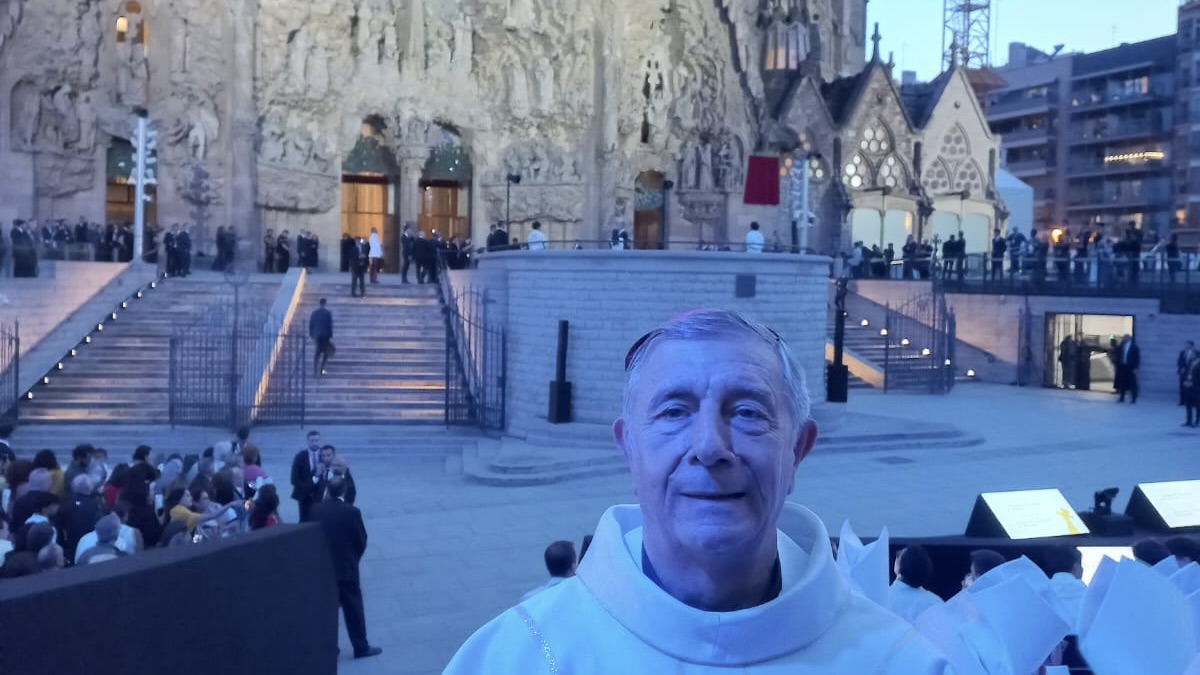 Mons. José Luis Retana
