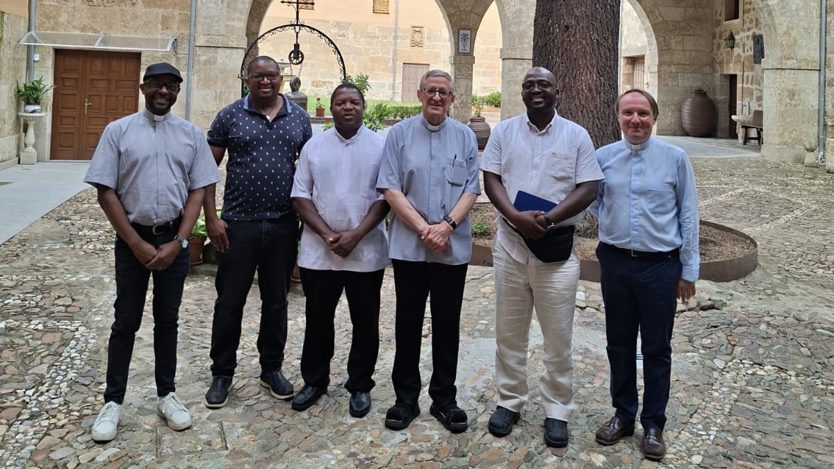Los tres sacerdotes mozambiqueños han sido recibidos en el Obispado
