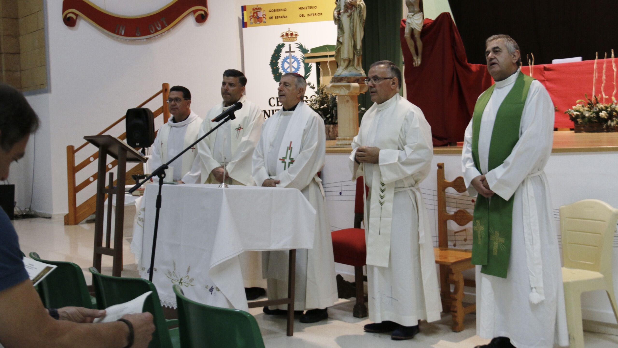 El obispo preside una eucaristía con motivo de la fiesta de la Merced en la cárcel de Topas.