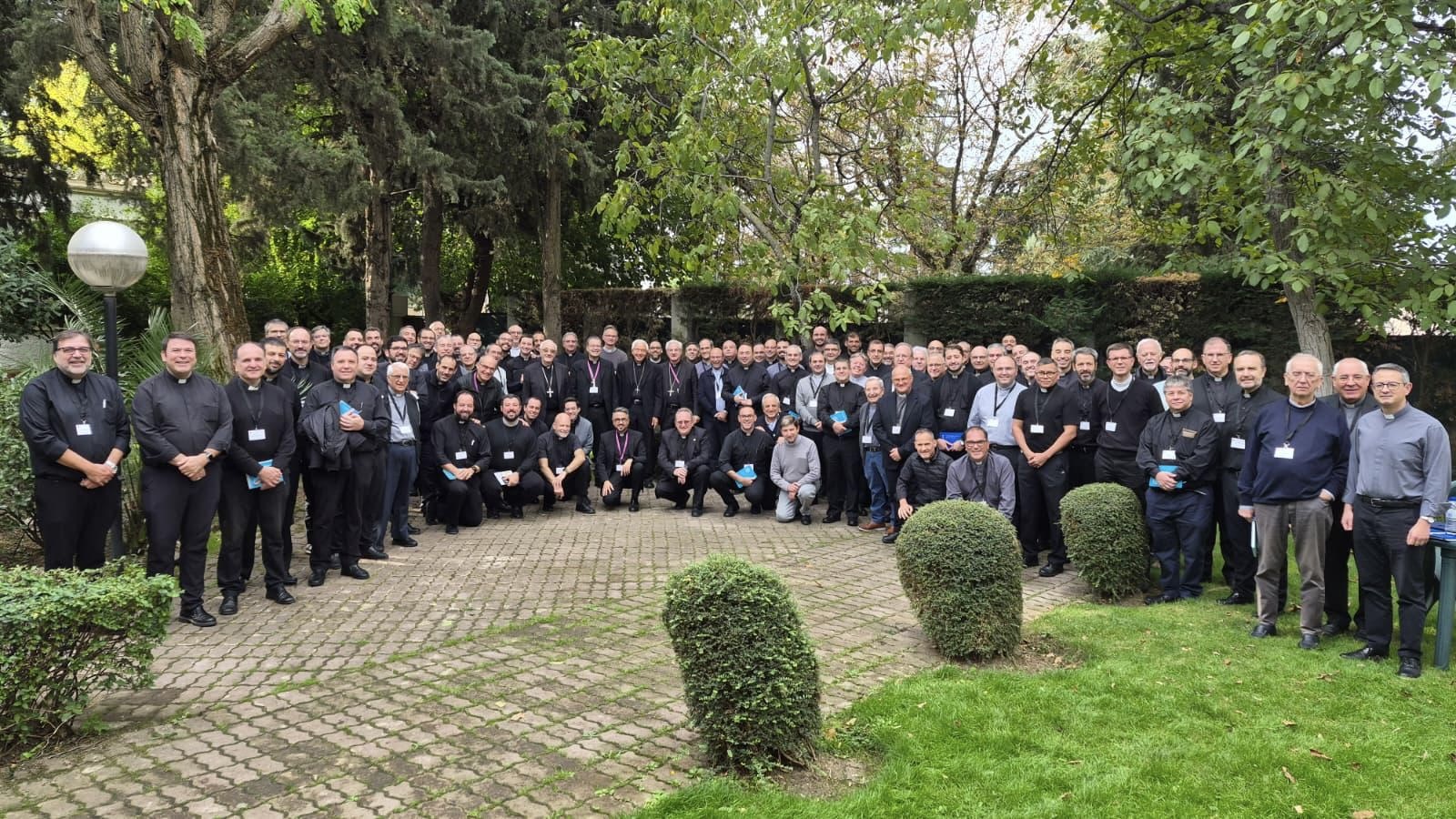 Participantes en el Encuentro de rectores de Seminarios
